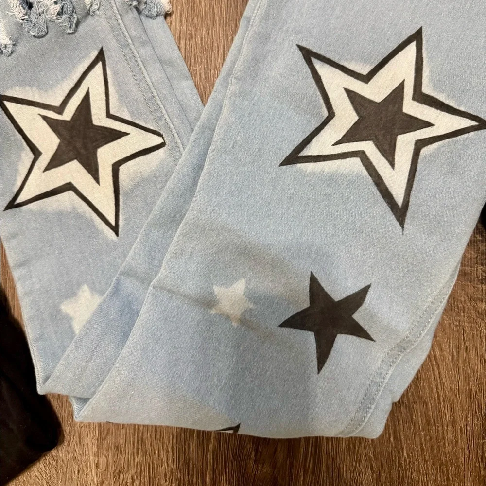 Custom hand-painted jeans - Picture 7 of 13